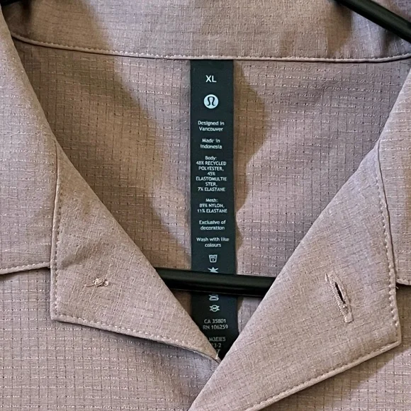 Men's Lululemon Short Sleeve Shirt - Like new - XL - Picture 2 of 2